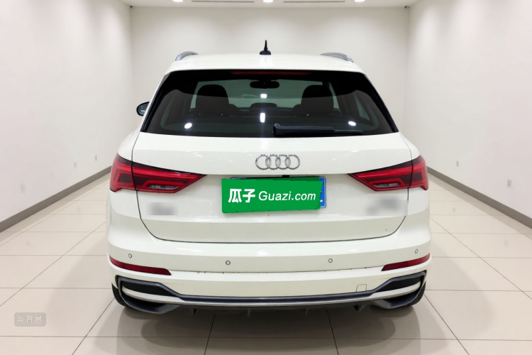 Audi Q3 2019 car image #6