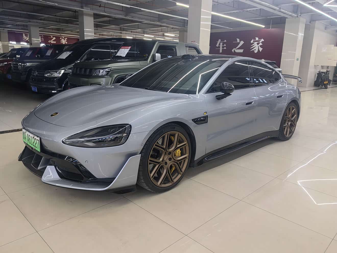 MI SU7 Ultra 2025 汽车图片 