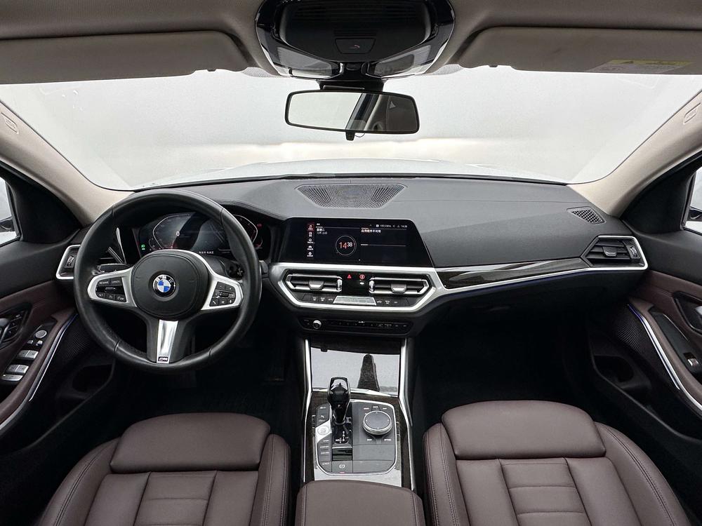 BMW 3 Series 2019 изображение автомобиля #18