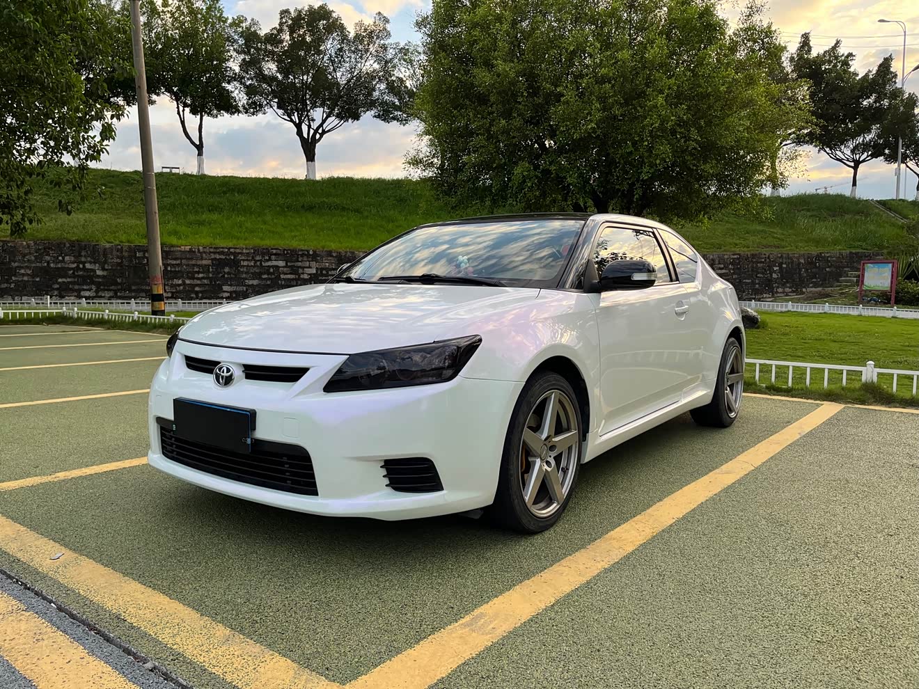 Toyota Zelas 2012 car image 