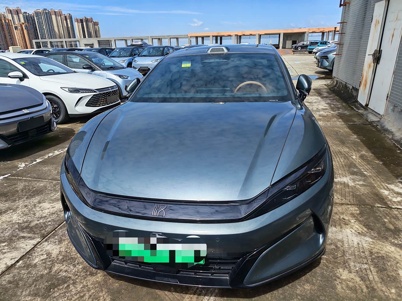 BYD HanL 2025 car image 