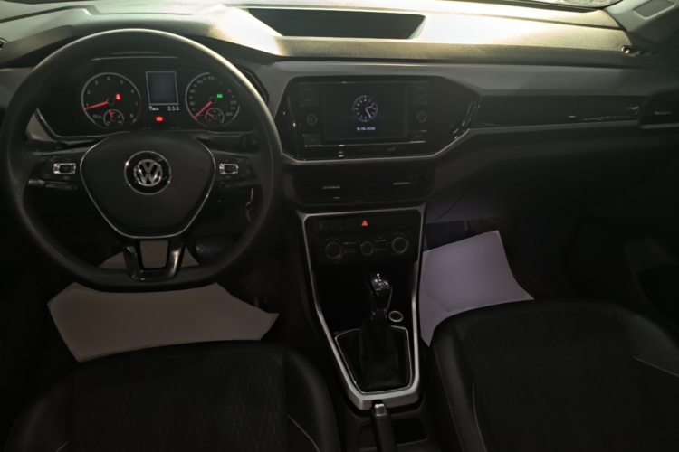 Volkswagen T-Cross 2020 #10 Volkswagen T-Cross 2020 car image #10