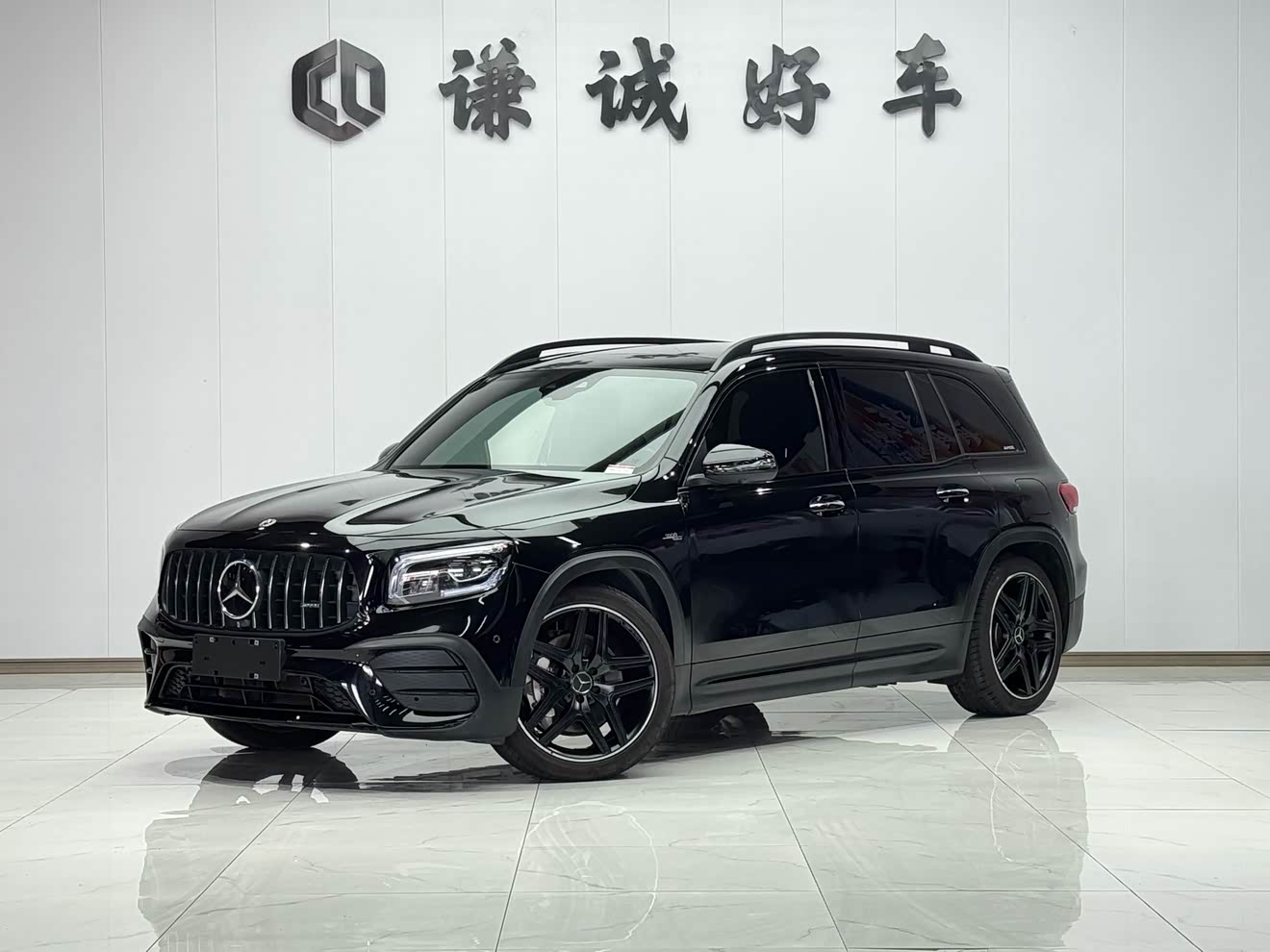 Mercedes-Benz GLB AMG 2022 immagine di auto 