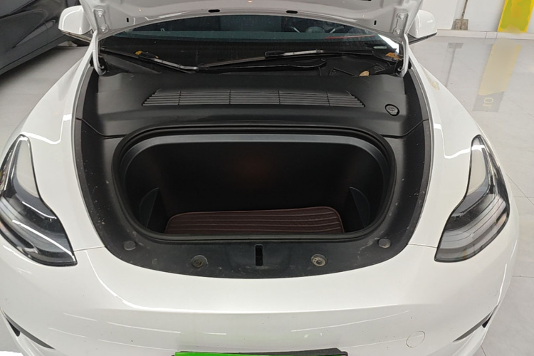 Tesla Model Y 2024 #20 Tesla Model Y 2024 car image #20