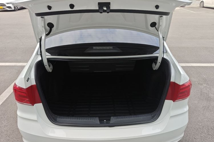 Volkswagen Santana 2019 car image #21