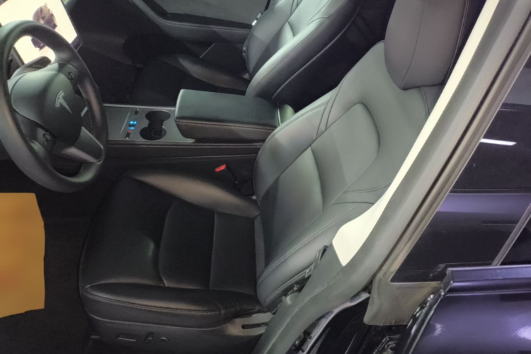 Tesla Model Y 2022 car image #15