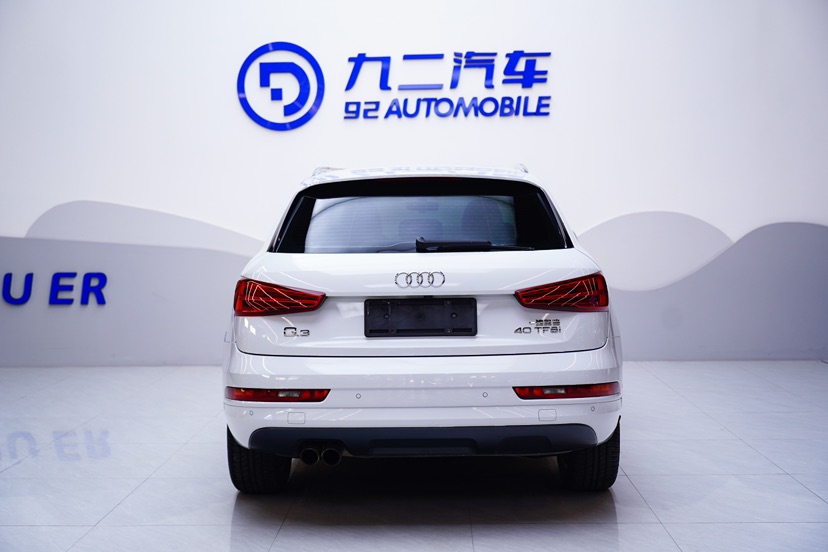 Audi Q3 2016 car image #3