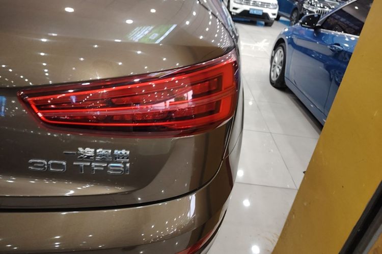 Audi Q3 2016 immagine di auto #8