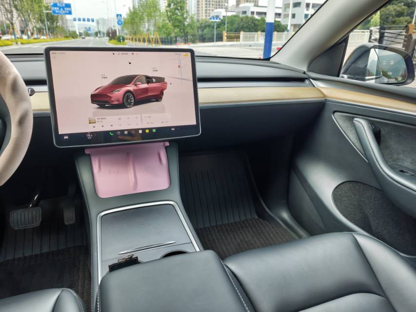 Tesla Model Y 2023 #11 Tesla Model Y 2023 car image #11