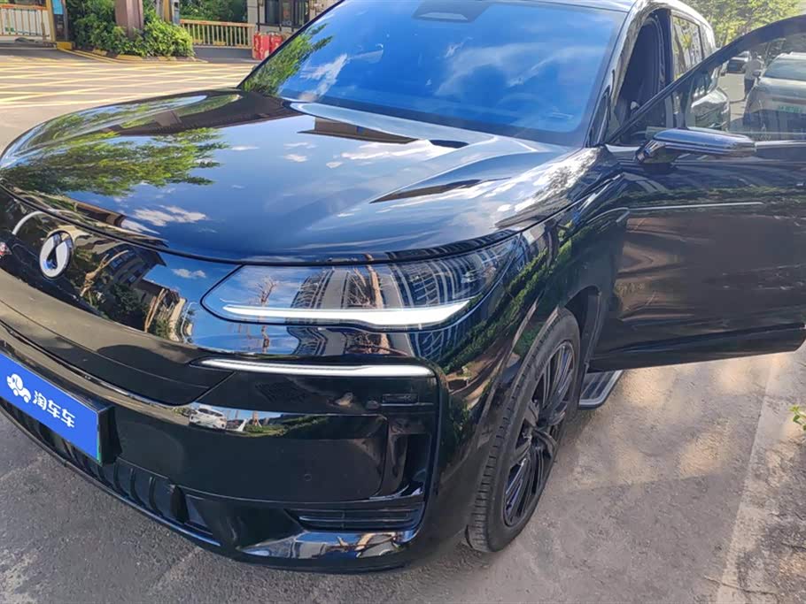 Denza N9 2025 car image 