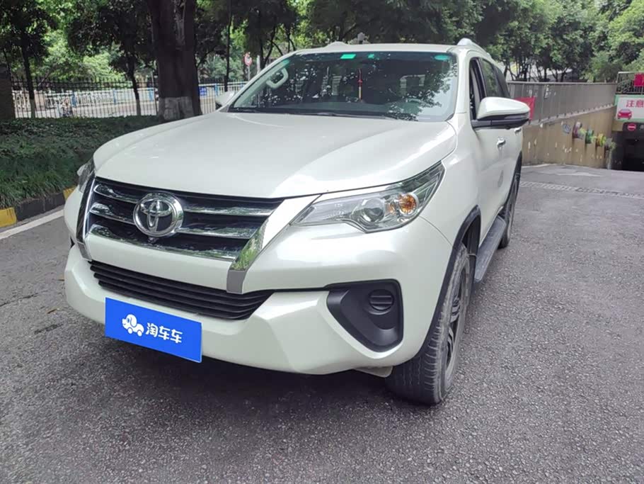 Toyota Fortuner 2018 汽车图片 