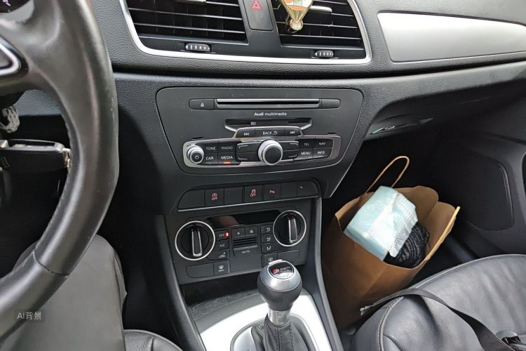 Audi Q3 2019 immagine di auto #15