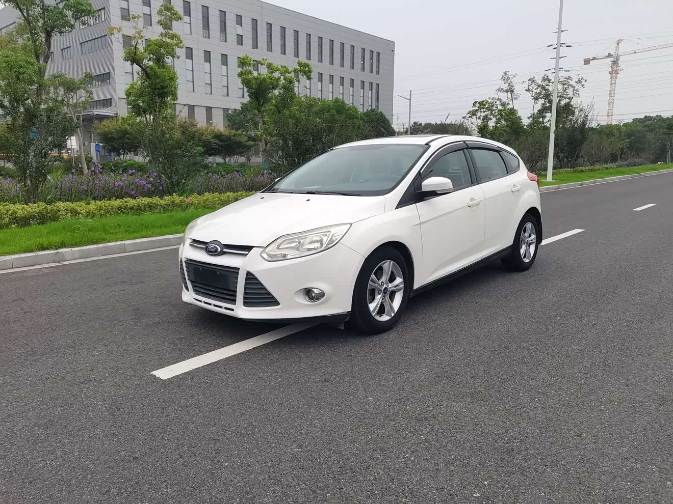 Ford Focus 2013 immagine di auto 