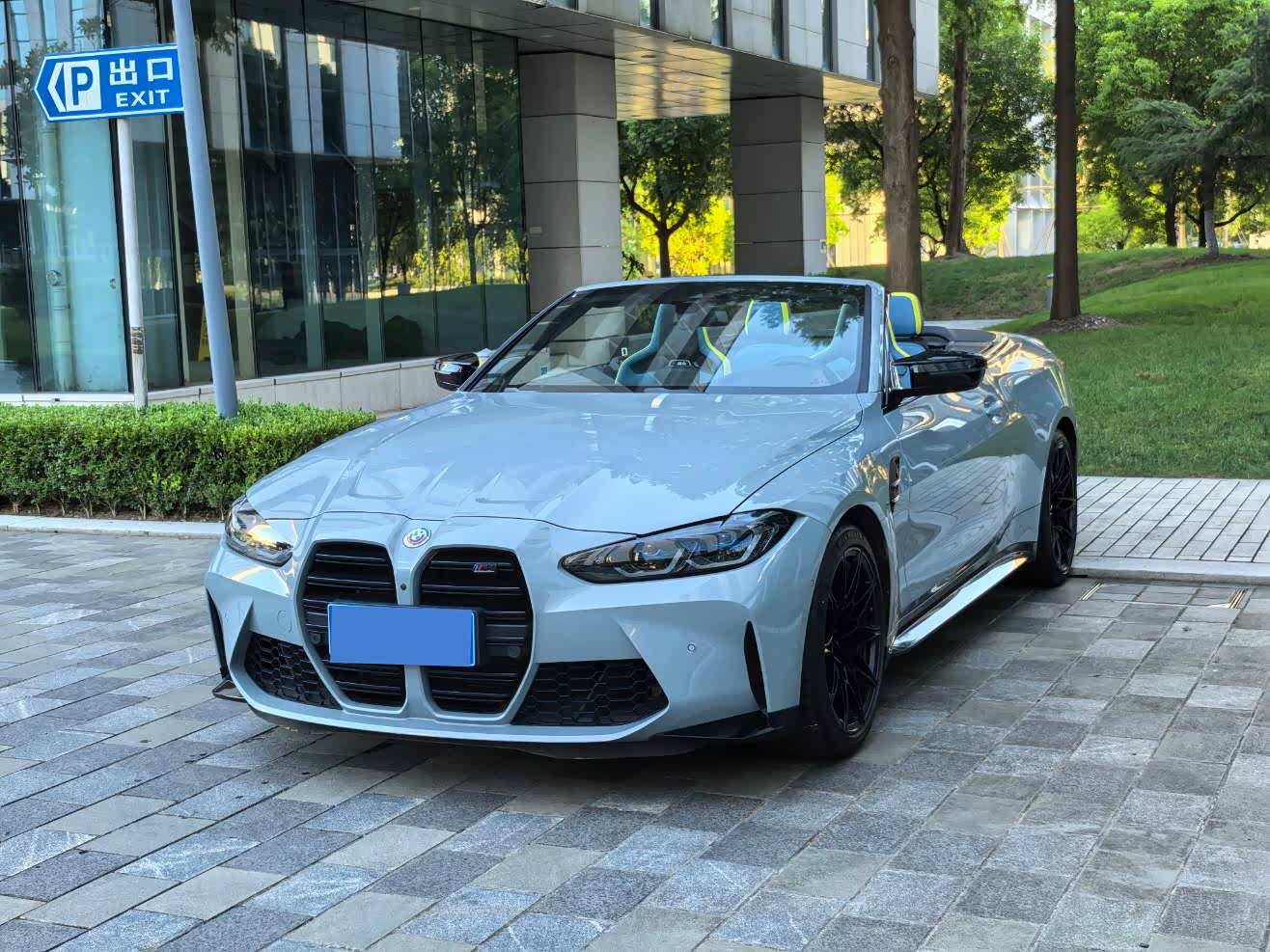 BMW M4 2022 car image 