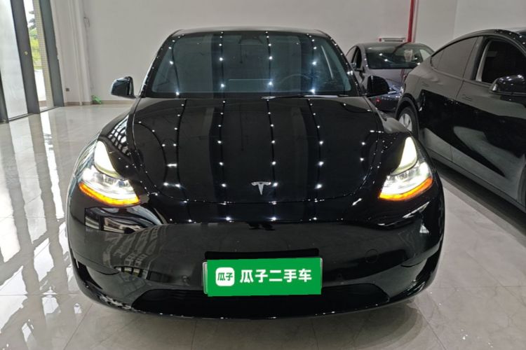 Tesla Model Y 2023 car image #3
