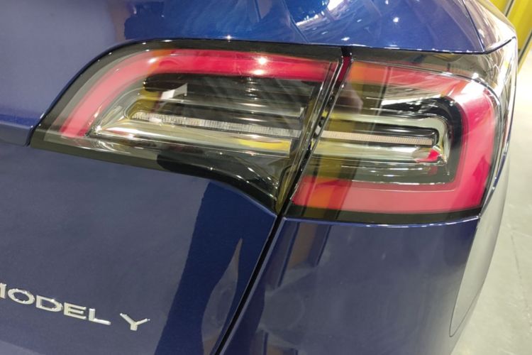 Tesla Model Y 2022 #8 Tesla Model Y 2022 car image #8