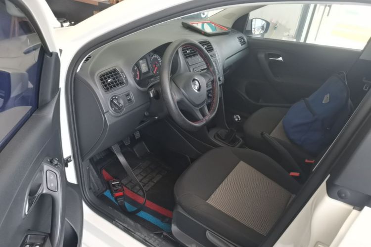 Volkswagen Polo 2016 car image #16