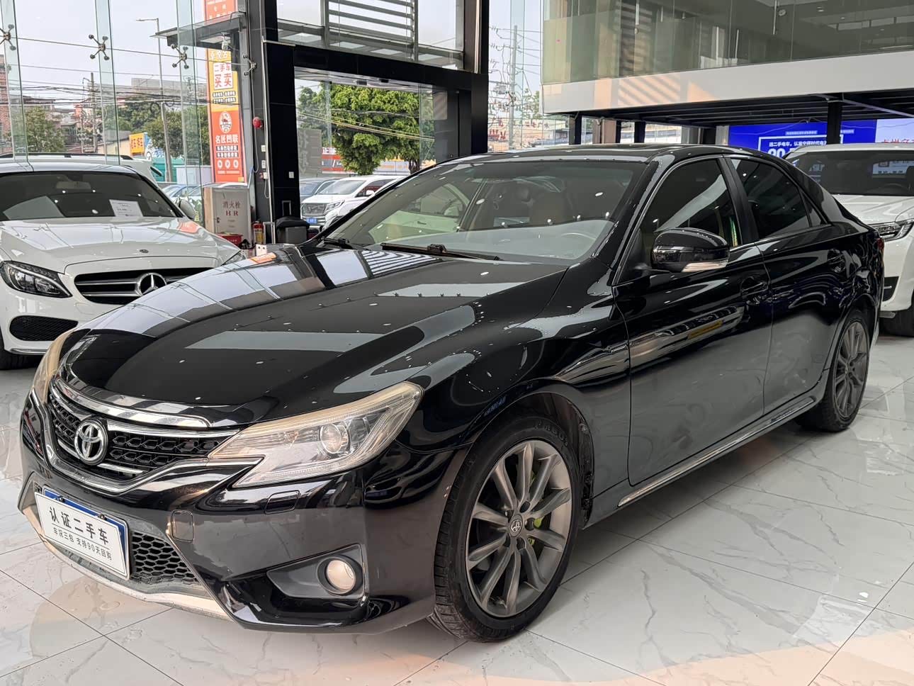 Toyota Reiz 2014 immagine di auto 