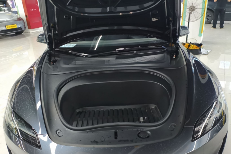 Tesla Model 3 2025 car image #22