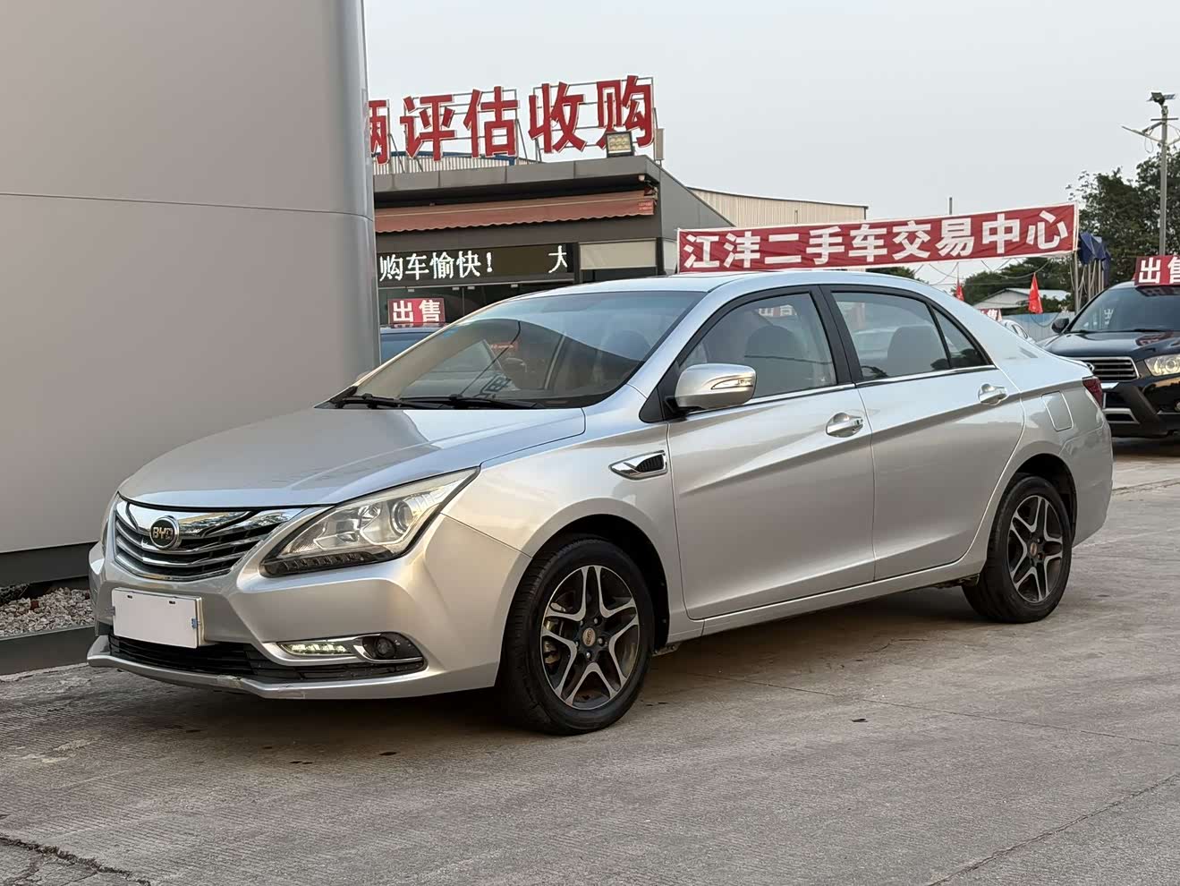 BYD G5 2014 car image 