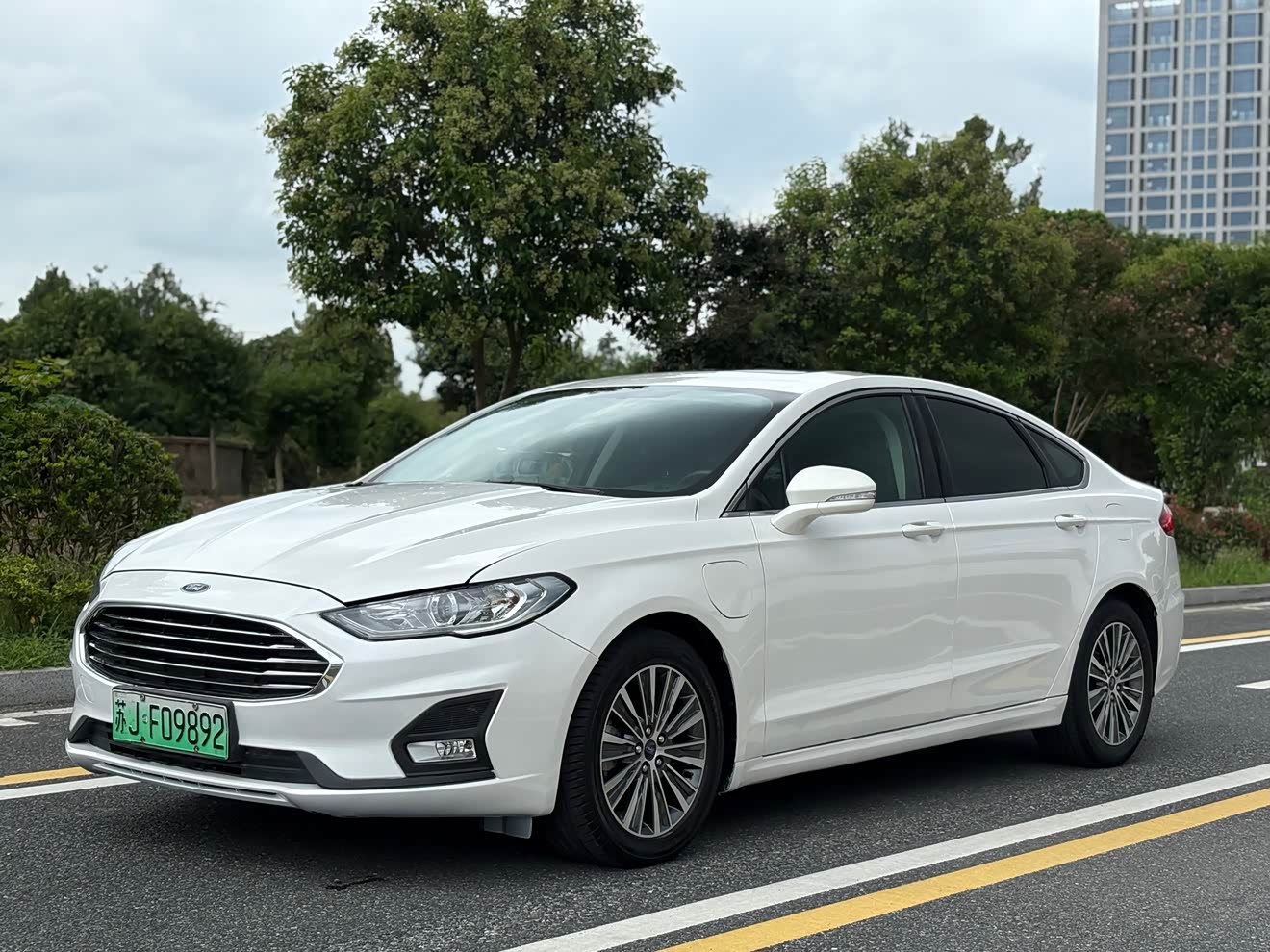 Ford Mondeo New Energy 2020 car image 