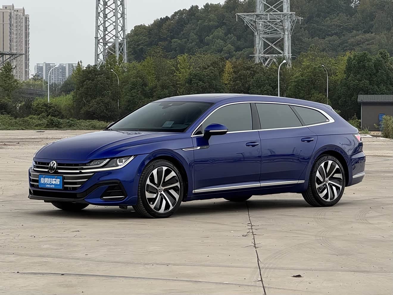 Volkswagen Arteon 2023 immagine di auto 