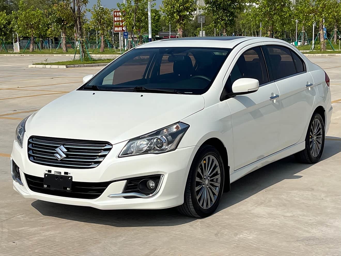 Suzuki Ciaz 2017 汽车图片 