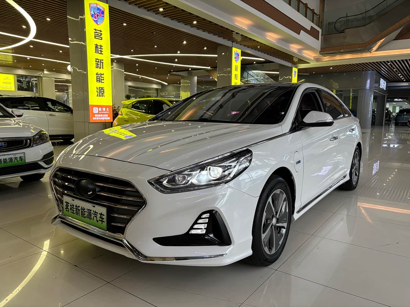 Hyundai Sonata PHEV 2018 Hyundai Sonata PHEV 2018 car image