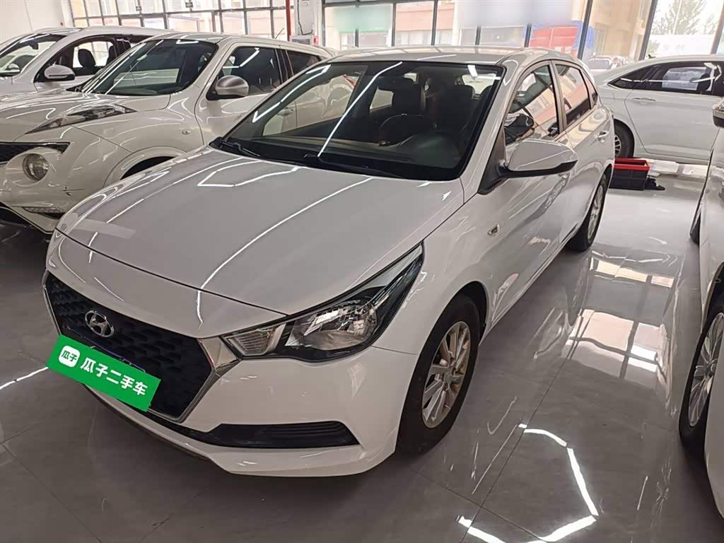 Hyundai Verna RV 2017 Hyundai Verna RV 2017 car image