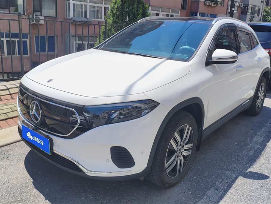 Mercedes-Benz EQA Class 2024 immagine di auto 