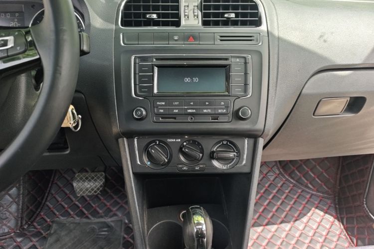 Volkswagen Polo 2016 #13 Volkswagen Polo 2016 car image #13
