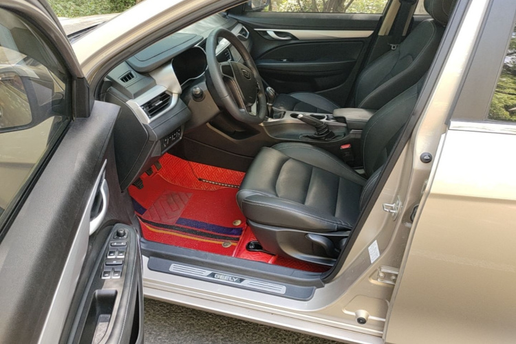 GEELY Emgrand 2018 car image #16