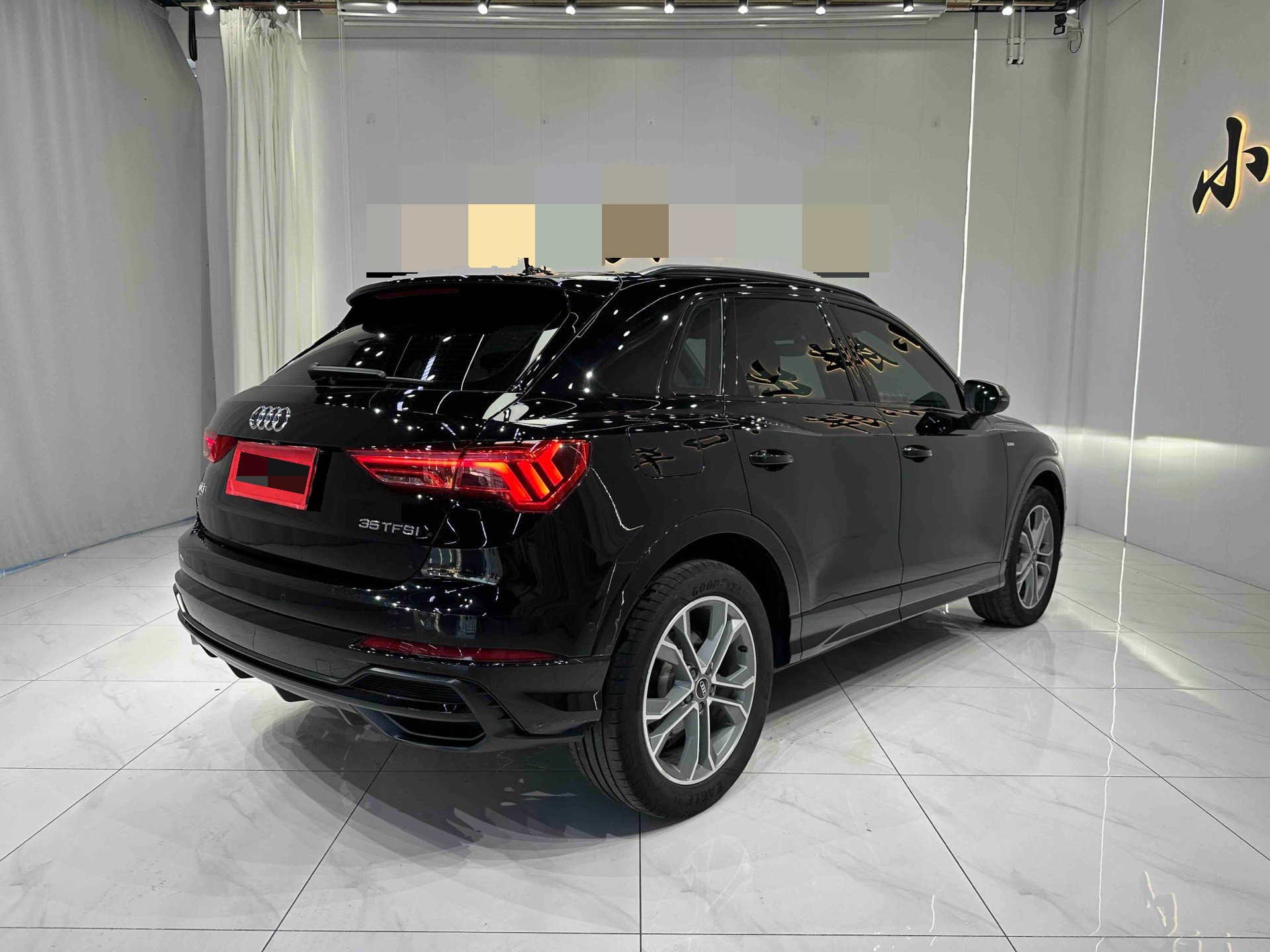 Audi Q3 2023 car image #4