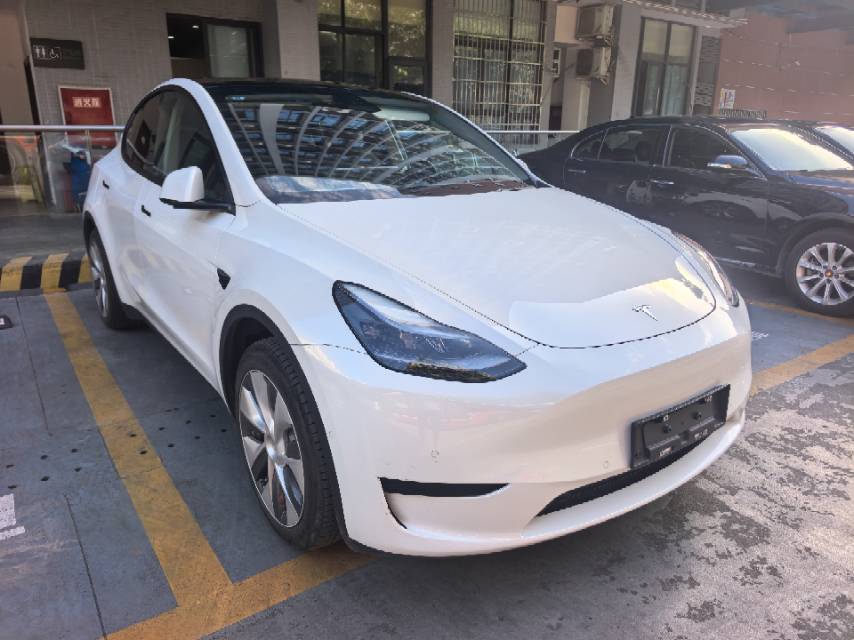 Tesla Model Y 2022 #2 Tesla Model Y 2022 car image #2