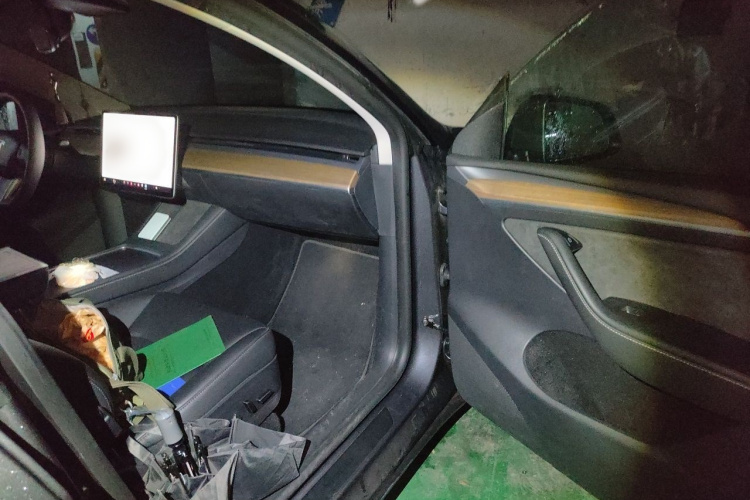 Tesla Model Y 2021 #27 Tesla Model Y 2021 car image #27