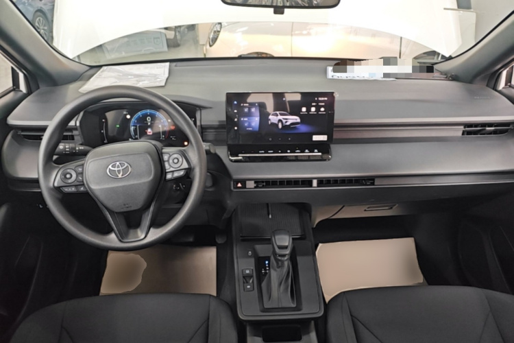Toyota Corolla Cross 2026 #10 Toyota Corolla Cross 2026 car image #10