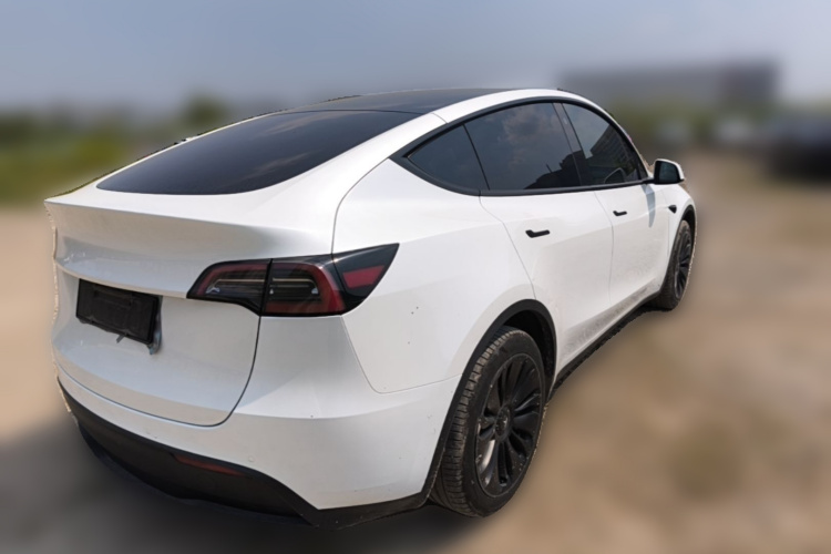 Tesla Model Y 2022 immagine di auto #7