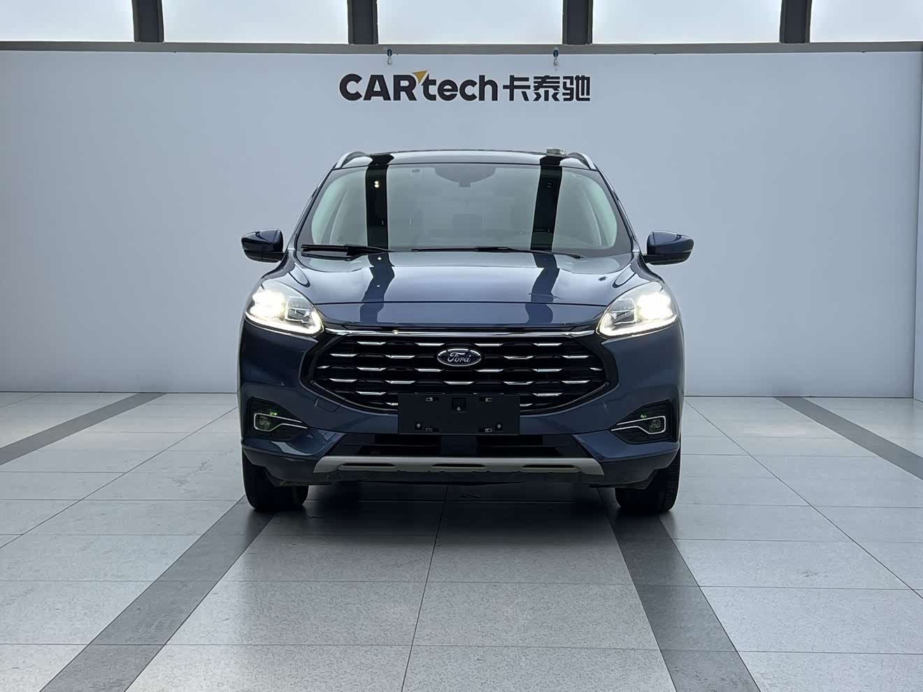 Ford Escape 2021 immagine di auto 