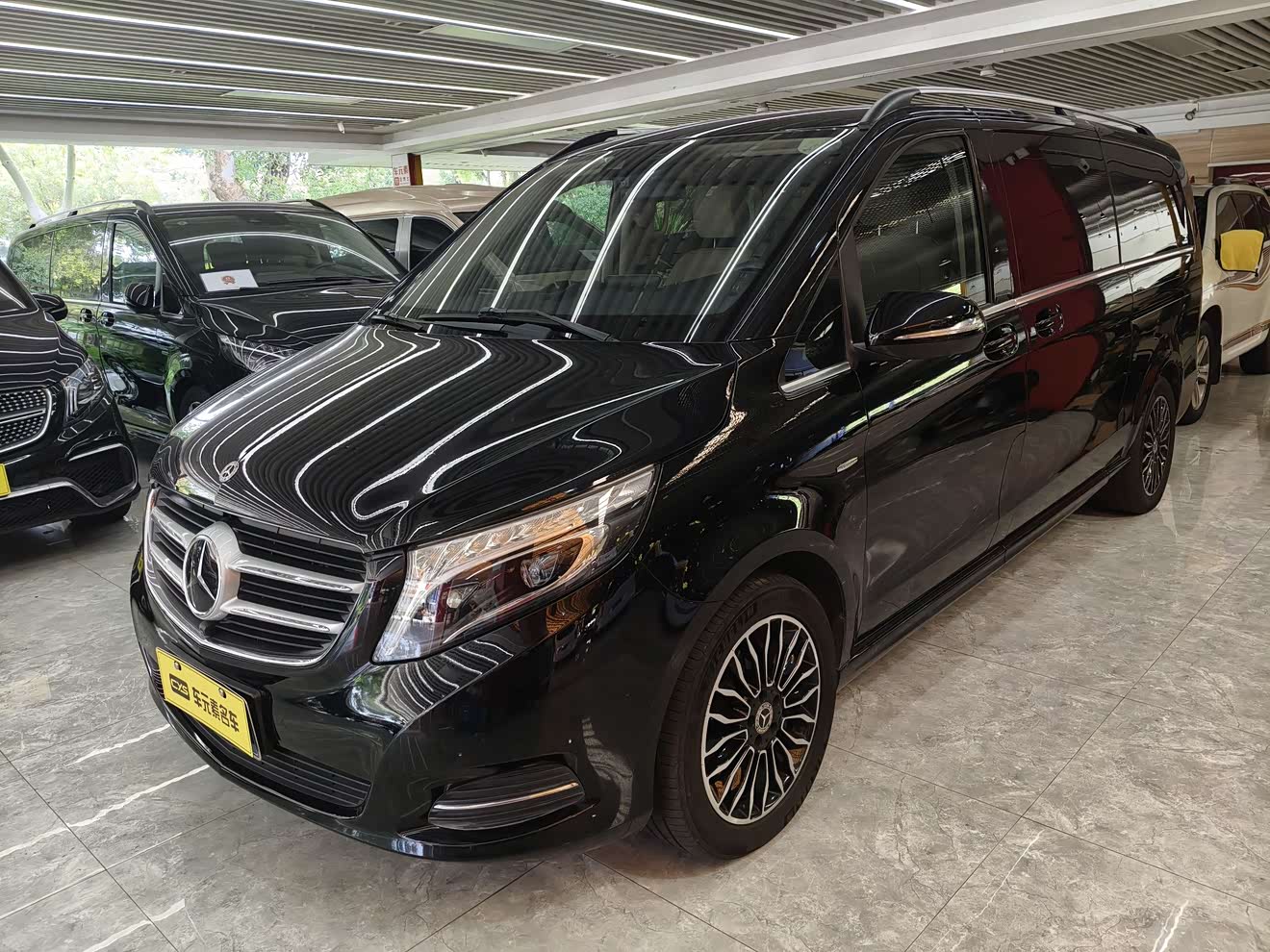 Mercedes-Benz V Class 2020 car image 