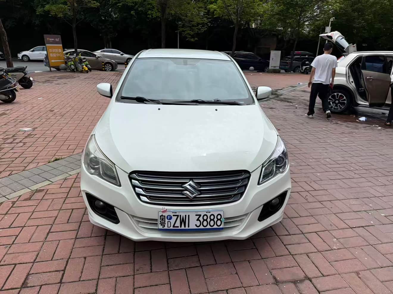 Suzuki Ciaz 2015 汽车图片 