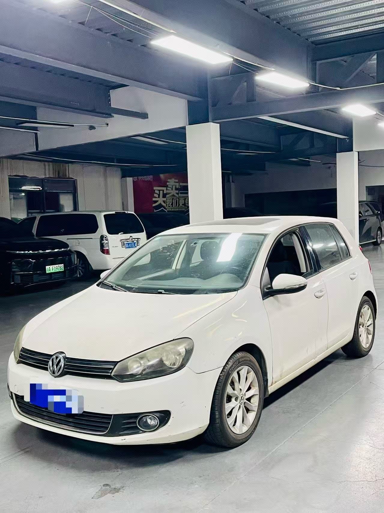 Volkswagen Golf 2012 car image 