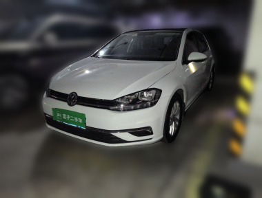 Volkswagen Golf 2018 Volkswagen Golf 2018 صورة سيارة