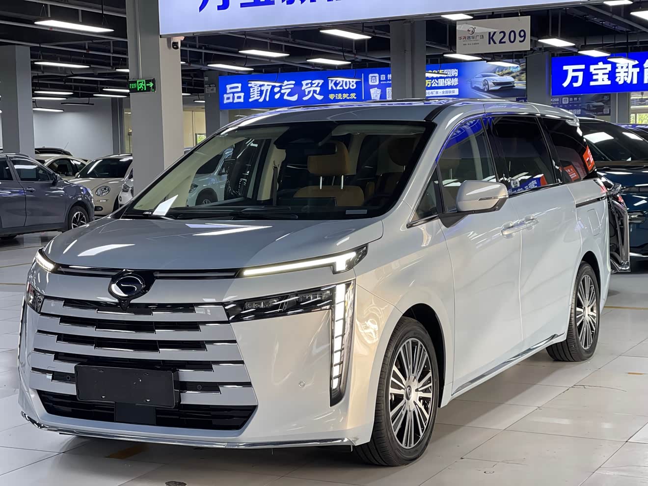 GAC Trumpchi E8 New Energy 2024 GAC Trumpchi E8 New Energy 2024 car image