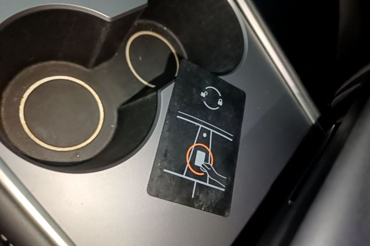Tesla Model 3 2022 car image #9