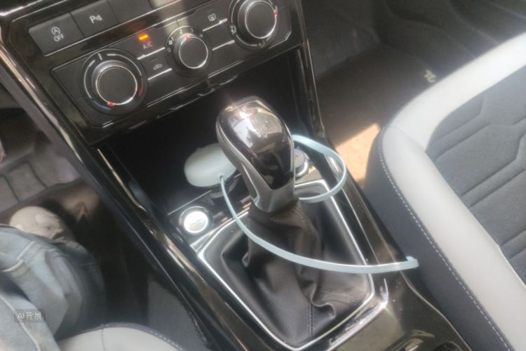 Volkswagen Tharu 2025 car image #16