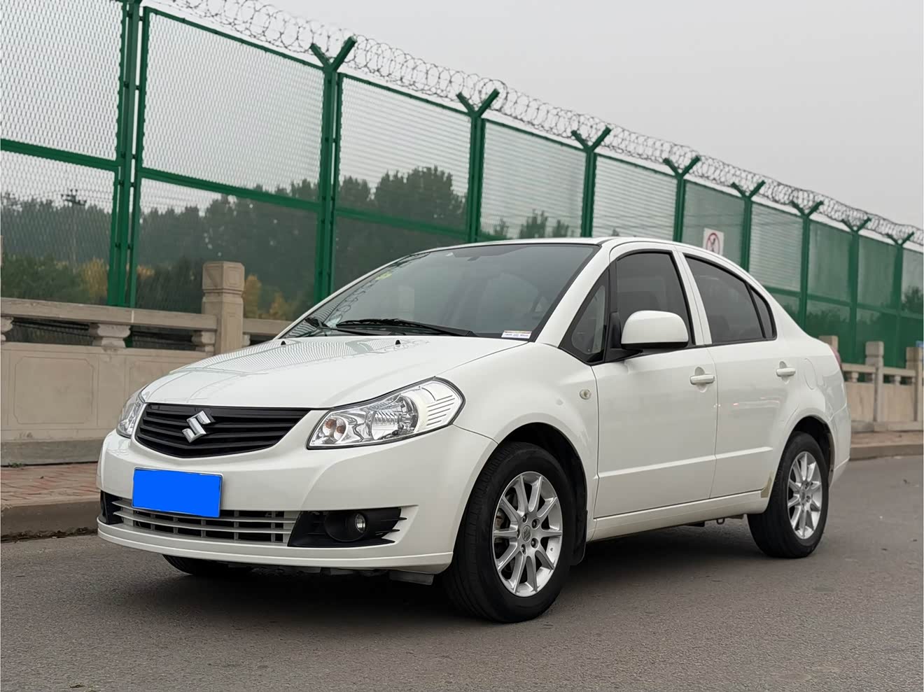 Suzuki SX4 Sedan 2014 imagem de carro 