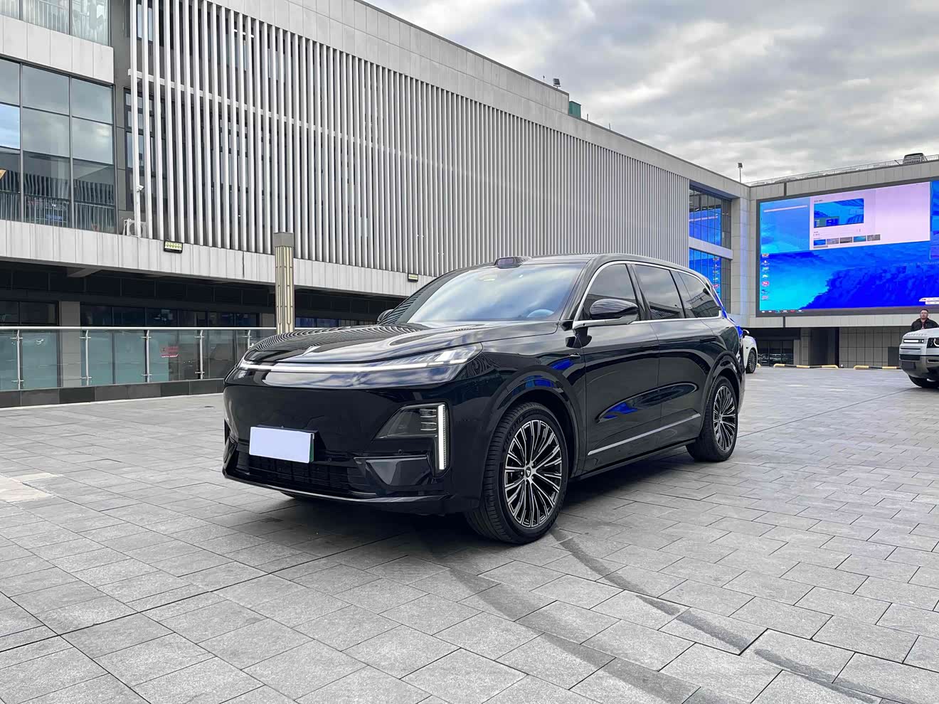 Deepal S09 2025 car image 