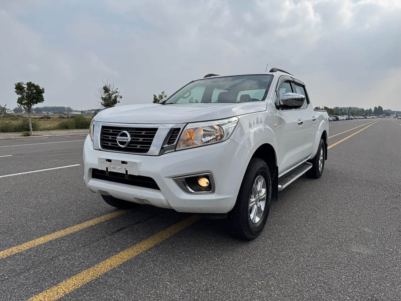 Nissan Navara 2019 汽车图片 