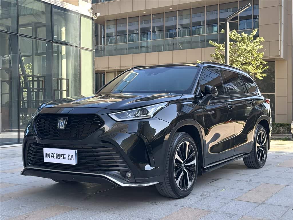 Toyota Crown Kluger 2021 immagine di auto 