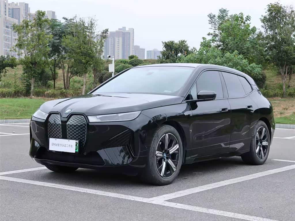 BMW iX 2023 car image 
